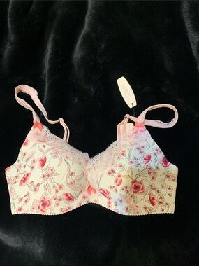 Victoria's Secret secret embrace smooth bra